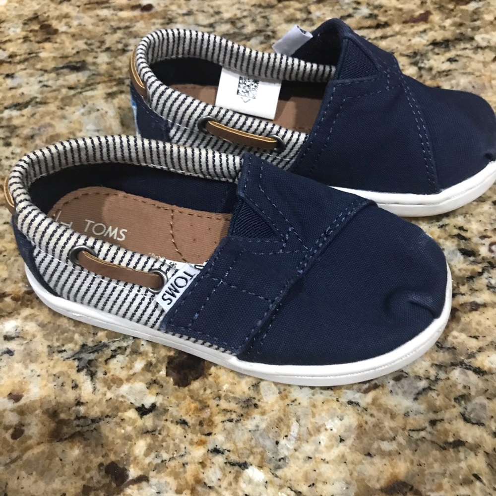 Tom’s for toddler
